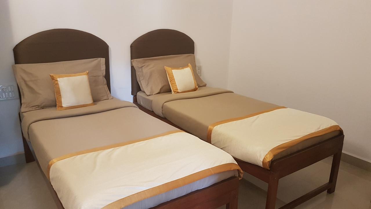Hill Top Goa Lodge Vagator Kültér fotó